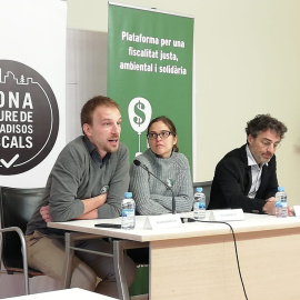 Xavier Casanovas, Cécile Barbeito i Xavier Martínez, durant la roda de premsa de Fiscalitat Justa. UGT Catalunya