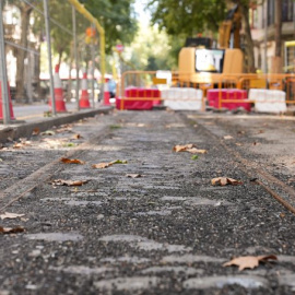 06/09/2022 - Les vies de l'antic tramvia de Barcelona trobades en les obres de la superilla de l'Eixample.