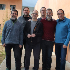 Els líders independentistes Jordi Sànchez, Oriol Junqueras, Jordi Turull, Joaquim Forn, Jordi Cuixart, Josep Rull i Raül Romeva a la presó de Lledoners.