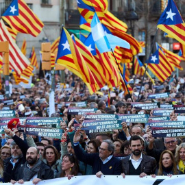 Centenars de milers de persones han omplert Barcelona aquest 16 de febrer contra el judici al Procés. EFE / ALEJANDRO GARCÍA