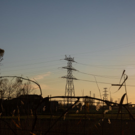 14/09/2022. Un poste eléctrico, a 12 de enero de 2021, en Barcelona.