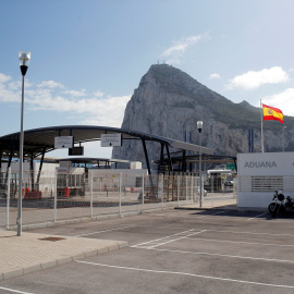 Paso fronterizo entre España y Gibraltar, en La Linea de la Concepcion. REUTERS/Jon Nazca/File Photo