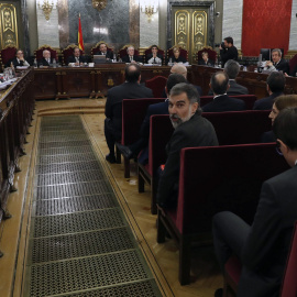 Jordi Cuixart (c), presidente de Òmnium Cultural y uno de los doce líderes independentistas acusados por el 'procés'. / EFE