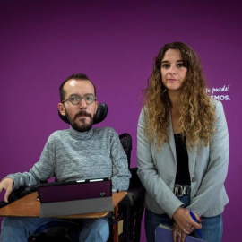 El secretario de Organización de Podemos Pablo Echenique, y la portavoz de ahorapodemos Noelia Vera, durante la rueda de prensa tras el Consejo de Podemos esta mañana en Madrid.-EFE/Luca Piergiovanni