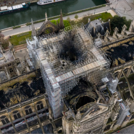 Imagen de Notre Dame desde el cielo.