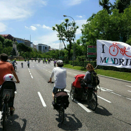 Marcha de cicloturistas por el centro de Madrid. Foto Pedalibre.jpg