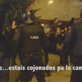 Captura de un vídeo grabado por Juan Carlos Mohr que refleja una carga policial durante una protesta en Madrid.