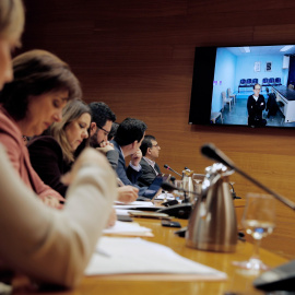 El exresponsable de Orange Market Álvaro Pérez, el Bigotes, durante su declaración por videoconferencia desde la cárcel en la comisión de investigación de Les Corst Valencianes | EFE/ Manuel Bruque