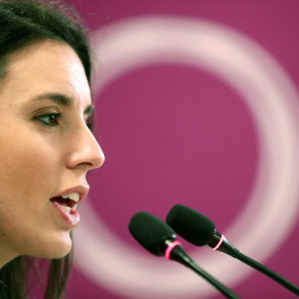 15/02/2019.- La número dos de Podemos, Irene Montero, ofrece una rueda de prensa, este viernes, en la que ha subrayado que su formación está preparada para salir a ganar las elecciones del 28 de abril y es además el voto "más útil" para cambiar la v