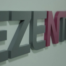 Logo de Ezentis.