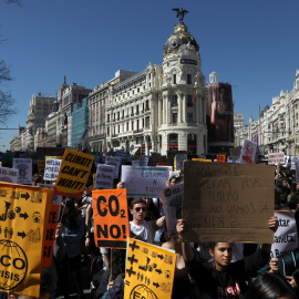 Los estudiantes toman las calles de Madrid para exigir una acción global sobre el cambio climático. / Reuters