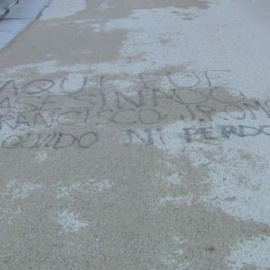 Aparece una pintada en el lugar en el que asesinaron al ultra el Depor