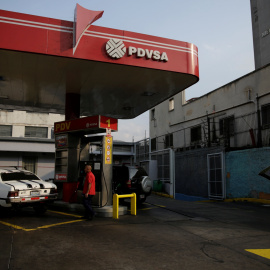 Una estación de servicio de la petrolera venezolana PDVSA en Caracas. REUTERS/Marco Bello