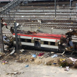 Imagen de archivo del estado en que quedó uno de los vagones de la estación de Atocha tras las explosiones del 11-M. SERGIO BARRENECHEA EFE