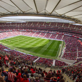 Estadio Wanda Metropolitado lleno para ver el encuentro del Barcelona y el Atlético de Madrid de fútbol femenino / fuente: Atlético