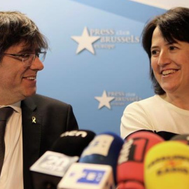 L'expresident de la Generalitat Carles Puigdemont durant una roda de premsa oferida aquest dijous amb la presidenta de l'ANC, Elisenda Paluzie, en la qual han anunciat la presentació d'una Iniciativa Ciutadana Europea perquè s'investigui Espanya per sup