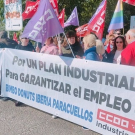 Concentración de trabajadores de Bimbo en Paracuellos de Jarama.