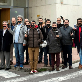 Concentración protesta de periodistas de Menorca frente al Juzgado de Mahón - EFE/David Arquimbau