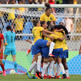 Los Juegos ya están en marcha. Este miércoles comenzó la competición de fútbol femenino con victorias de las favoritas. /REUTERS