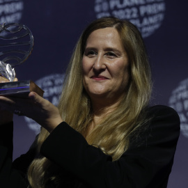 15/10/2022 La escritora Luz Gabás recibe el 71º Premio Planeta con la novela histórica 'Lejos de Luisiana' durante la gala celebrada en Barcelona