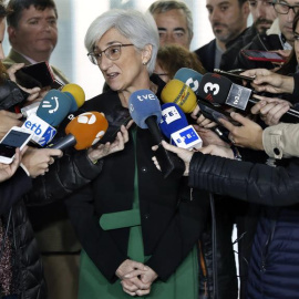 La fiscal general del Estado, María José Segarra, atiende a los medios de comunicación tras reunirse con la cúpula de la Fiscalía en Catalunya. /EFE