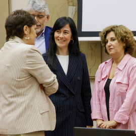 La presidenta de la Sociedad Estatal de Participaciones Industriales (SEPI), María Belén Gualda González (c), antes de comparecer ante la comisión de Presupuestos del Congreso. EFE/ Chema Moya