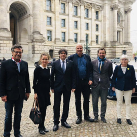 Puigdemont, Comín i Ponsatí amb representants del Bundestag, a Berlín. @JuntsXCat