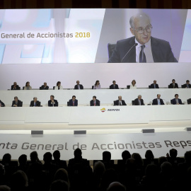 El presidente de Repsol, Antonio Brufau, durante su intervención en la junta de accionistas de la compañía. EFE/ Ballesteros