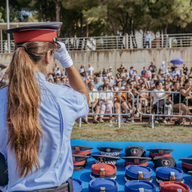 Per continuar avançant en la feminització del cos policial, es reserva un 40% de les places per a dones