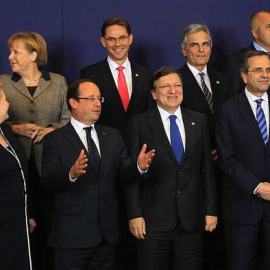 Los líderes de la Unión Europea posan para la foto de familia  en la cumbre de Bruselas del pasado mes de diciembre. REUTERS