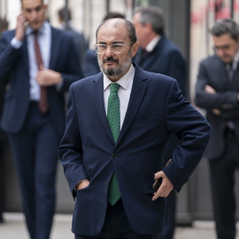 El expresidente de Aragón y secretario general del PSOE Aragón, Javier Lambán, a su llegada al acto de jura de la Constitución ante las Cortes Generales, en el Congreso de los Diputados. Imagen de archivo.