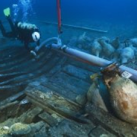 Troben fustes amb inscripcions úniques al vaixell romà Formigues II del segle I aC