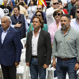 Imagen de archivo del presidente de Vox, Santiago Abascal, y el de Vox Baleares, Jorge Campos, durante un acto de precampaña, en Palma de Mallorca.