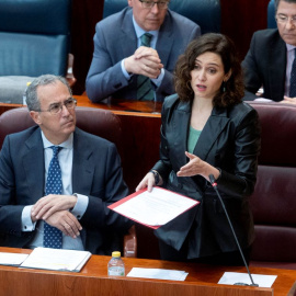 La presidenta de la Comunidad de Madrid, Isabel Díaz Ayuso, interviene durante un pleno en la Asamblea de Madrid, a 2 de marzo de 2023, en Madrid.