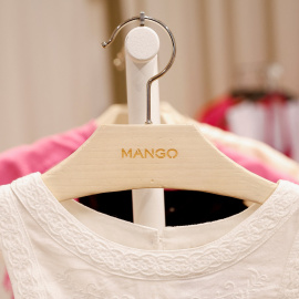 Prensa del grupo de moda Mango, en su sede en la localidad barcelonesa de Palau-solita i Plegamans. — Albert Gea / REUTERS