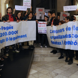 21-3-2023 Activistes dins l'edifici on es troba la immobiliària