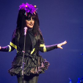 La cantante alemana Nina Hagen actuando en la ópera Komische Oper de Berlín en 2015.