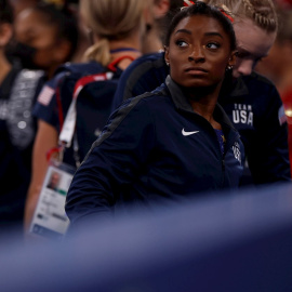 25/07/2021 La gimnasta estadounidense Simone Biles, tras competir en la prueba de barra de equilibrio durante los JJOO.