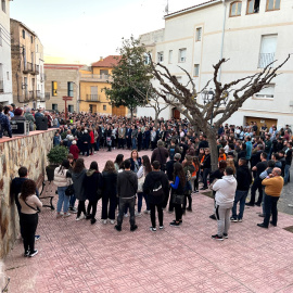 24/03/2023 - Concentració a la plaça major de Garcia contra el feminicidi d'una veÏna.