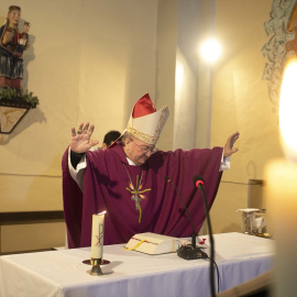 El obispo de Solsona (Lleida), Francesc Conesa, oficia una misa "para pedir la lluvia" en la iglesia de la Mare de Déu del Torrents-Parroquia de Corrà, a 26 de marzo de 2023, en L'Espunyola, Barcelona, Cataluña, (España). La eucaristía se c