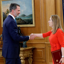 01/06/2018.- El rey Felipe recibe a la presidenta del Congreso, Ana Pastor, quien le ha comunicado formalmente la investidura de Pedro Sánchez como presidente del Gobierno al prosperar la moción de censura contra Mariano Rajoy. EFE/Casa S.M