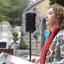 La consellera de Justícia, Ester Capella, al cementiri de Castellar del Vallès. GENERALITAT