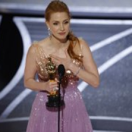 Jessica Chastain gana el Oscar a Mejor Actriz 2022 por 'Los Ojos de Tammy Faye'