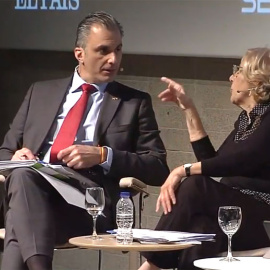 Javier Ortega Smith y Manuela Carmena, durante el debate.