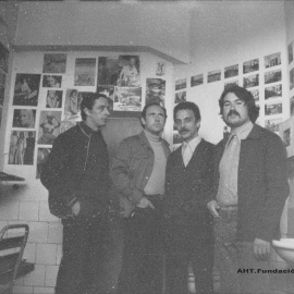 Luis Fernández Costilla, Fernando Soto, Eduardo Saborido, y Francisco Acosta en el interior de una celda de Carabanchel. Madrid, 1972.