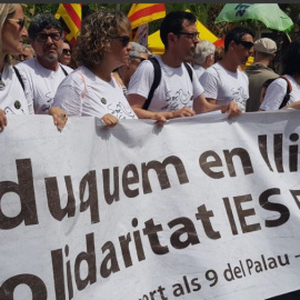 Manifestació de membres de la comunitat educativa en contra de les acusacions d'adoctrinament a les aules