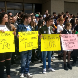 Estudiantes de Extremadura protestan por la repetición de la EBAU/@EstudiantesBdjz