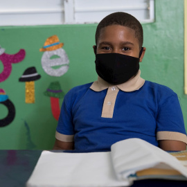 Un estudiante en un colegio de República Dominicana