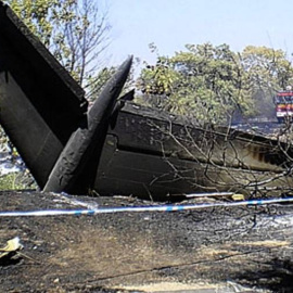 Restos del aparato de Spanair tras el accidente en el aeropuerto de Barajas, en agosto de 2008.