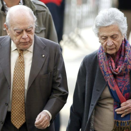 Jordi Pujol y Marta Ferrusola a su llegada para declarar. EFE/Andreu Dalmau